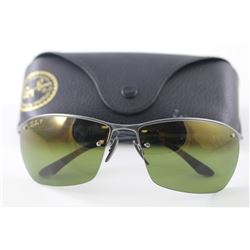 PAIR OF RAY-BAN SUNGLASSES WITH CASE