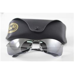 PAIR OF RAY-BAN SUNGLASSES WITH CASE