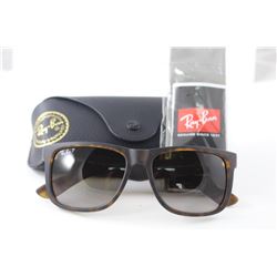 PAIR OF RAY-BAN SUNGLASSES WITH CASE