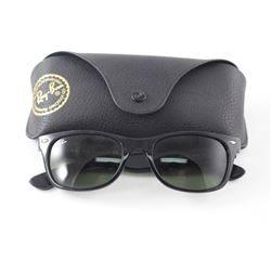 PAIR OF RAY-BAN SUNGLASSES WITH CASE