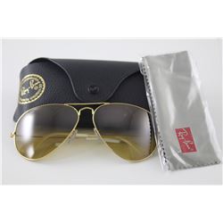PAIR OF RAY-BAN SUNGLASSES WITH CASE