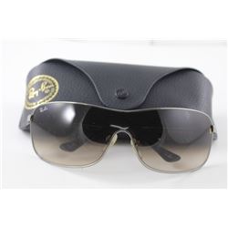 PAIR OF RAY-BAN SUNGLASSES WITH CASE