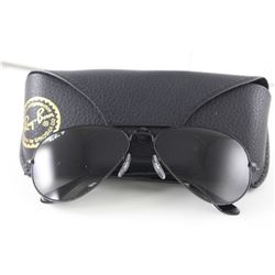 PAIR OF RAY-BAN SUNGLASSES WITH CASE