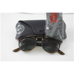 PAIR OF RAY-BAN SUNGLASSES WITH CASE