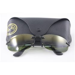 PAIR OF RAY-BAN SUNGLASSES WITH CASE