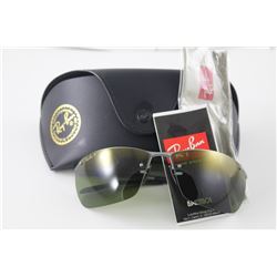 PAIR OF RAY-BAN SUNGLASSES WITH CASE