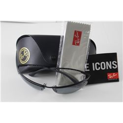 PAIR OF RAY-BAN SUNGLASSES WITH CASE