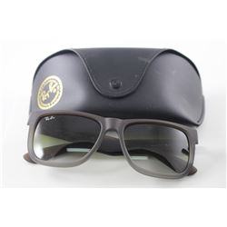 PAIR OF RAY-BAN SUNGLASSES WITH CASE