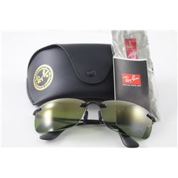 PAIR OF RAY-BAN SUNGLASSES WITH CASE