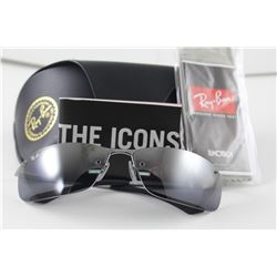 PAIR OF RAY-BAN SUNGLASSES WITH CASE