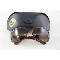 PAIR OF RAY-BAN SUNGLASSES WITH CASE