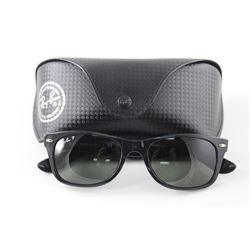 PAIR OF RAY-BAN SUNGLASSES WITH CASE