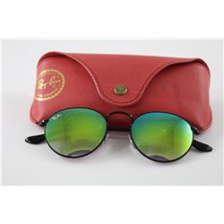 PAIR OF RAY-BAN SUNGLASSES WITH CASE