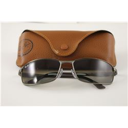 PAIR OF RAY-BAN SUNGLASSES WITH CASE