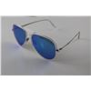 Image 3 : PAIR OF RAY-BAN SUNGLASSES WITH CASE