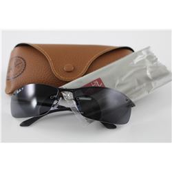 PAIR OF RAY-BAN SUNGLASSES WITH CASE