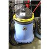 Image 1 : COMMERCIAL SHOP VAC
