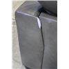 Image 2 : GREY SECTIONAL SOFA SET