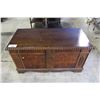 Image 2 : ANTIQUE CEDAR LINED BLANKET BOX
