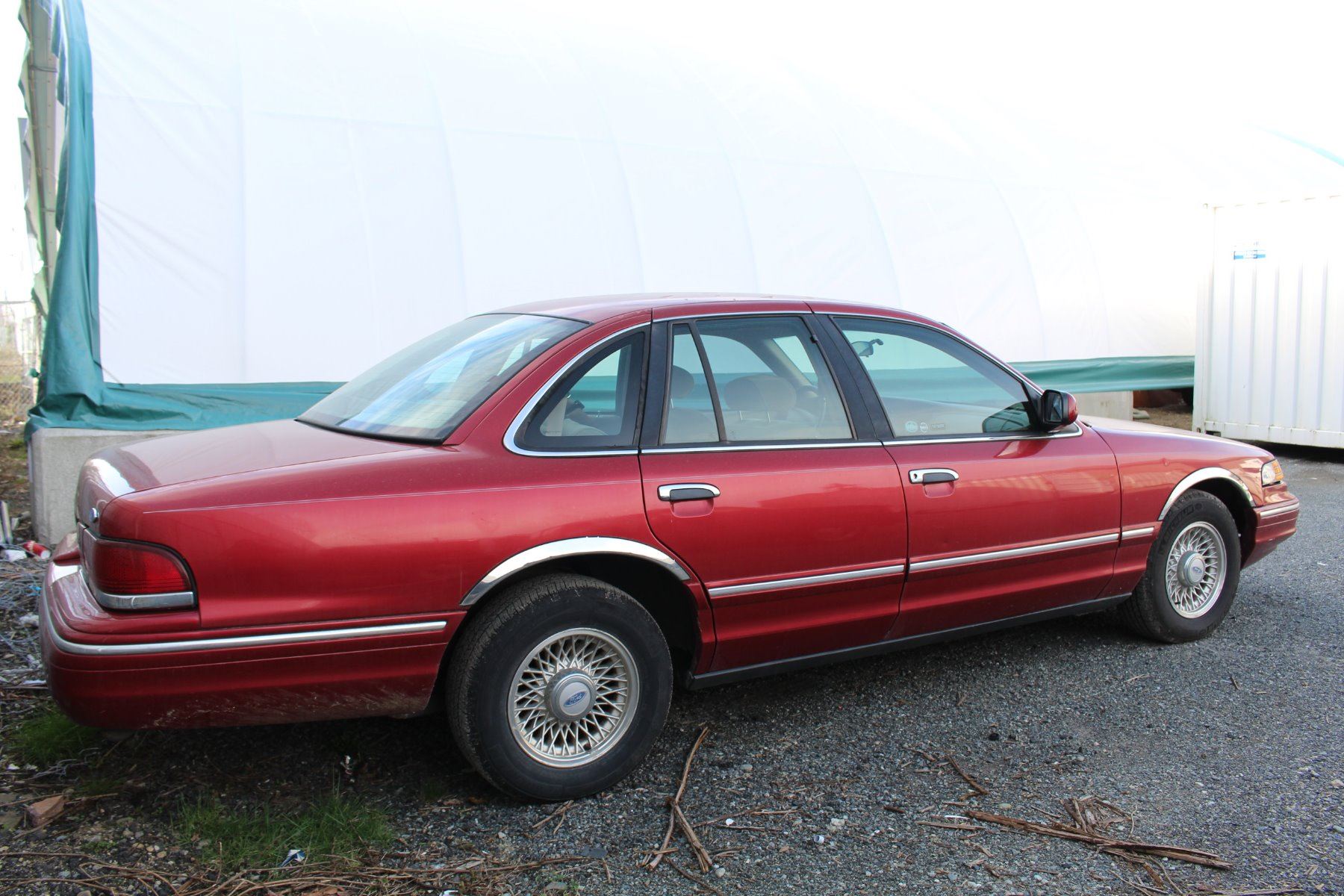 1996 Ford Crown Victoria Lx Red 4 Door Automatic