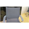 Image 3 : Modern Dark Gray Mesh Swivel Office Chair, Seat 19" Wide
