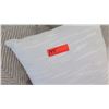 Image 2 : Qty 3 Decorative Accent Pillows