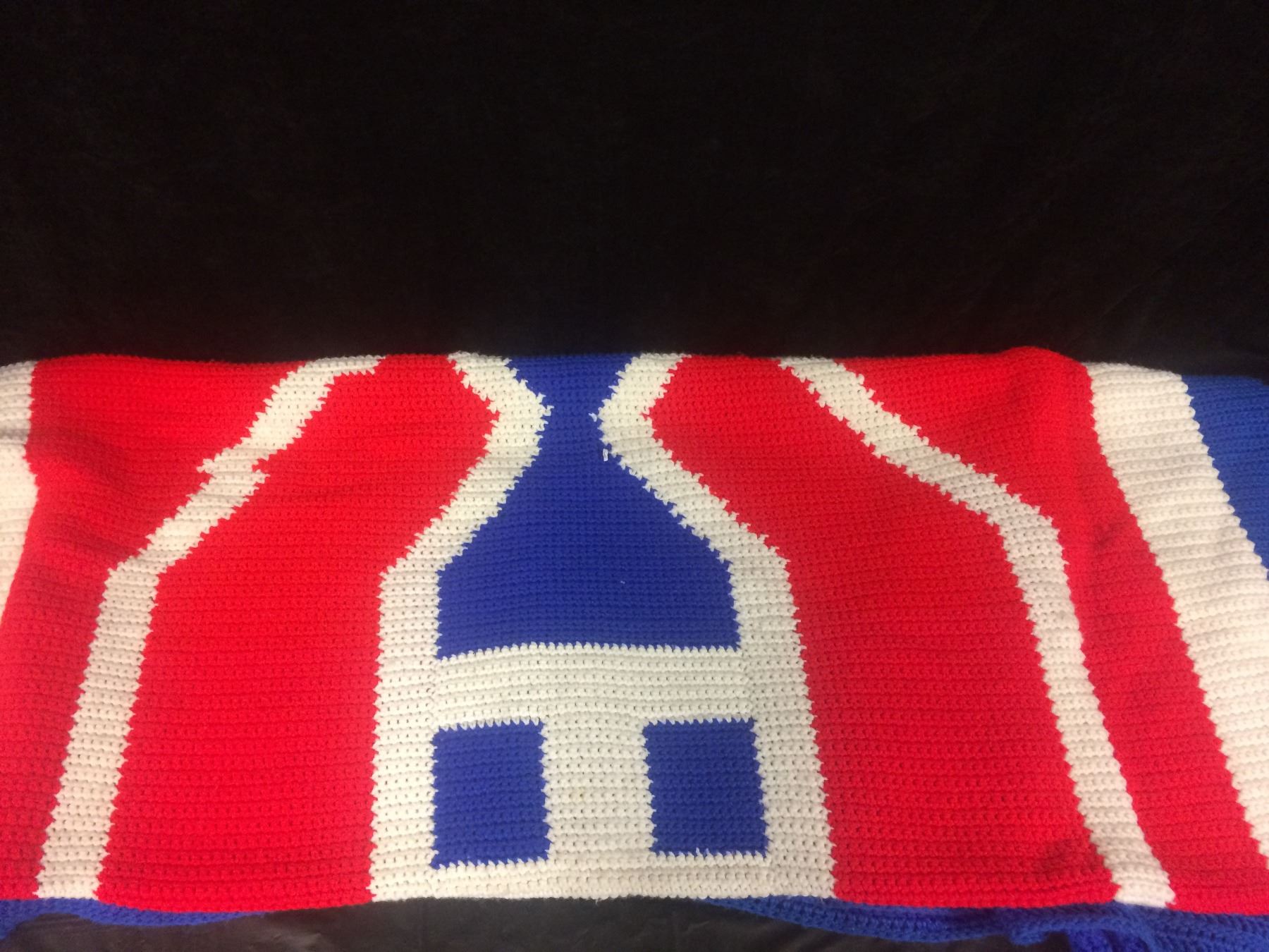 MONTREAL CANADIENS KNITTED BLANKET