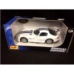 MAISTO SPECIAL EDITION DODGE VIPER GT2 (IN BOX) 1:24 SCALE MODEL CAR