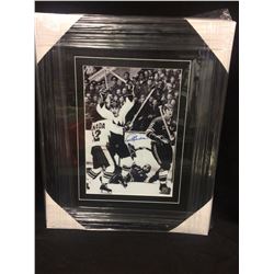 PAUL HENDERSON AUTOGRAPHED 16" X 20" FRAMED PHOTO W/ COA (TEAM CANADA)