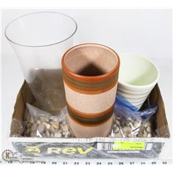 FLAT OF VASES AND DECORATIVE ROCKS