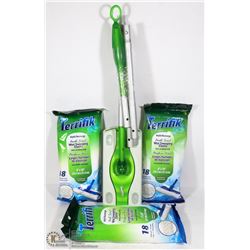 FLAT W/SWIFFER WET/DRY SWEEPER AND