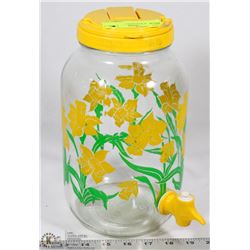 JUICE JAR WITH SPOUT