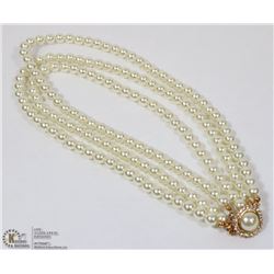 3 STRAND FAUX PEARLS NECKLACE
