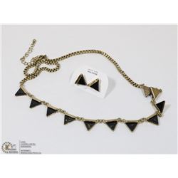 GOLDTONE BOX CHAIN NECKLACE & EARRING SET.