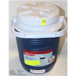 NEW RUBBERMAID 3.8L WATER JUG W/ SPOUT