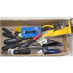 FLAT OF NEW ASSORTED HAND TOOLS/DRIVERS