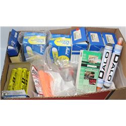 FLAT OF ASSORTED MARKERS & CLAY/OIL BASED CRAYONS