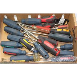 ESTATE LOT OF SCREWDRIVERS MAINLY MASTERCRAFT