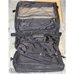 NIB BLACK DELSEY GARMENT BAG 45858BK -ON CHOICE-