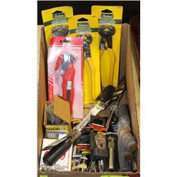 FLAT WITH GEARWRENCH RATCHET, EXTENSION & SOCKET,