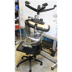 LOT OF 2 ROLLING OFFICE CHAIRS  -ON CHOICE-