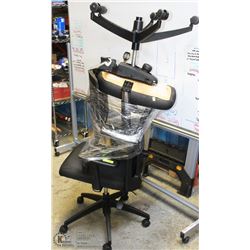 LOT OF 2 ROLLING OFFICE CHAIRS -ON CHOICE-