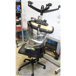 LOT OF 2 ROLLING OFFICE CHAIRS -ON CHOICE-