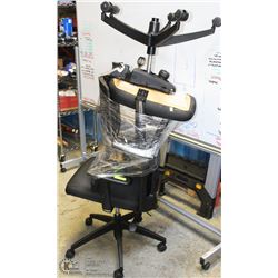 LOT OF 2 ROLLING OFFICE CHAIRS -ON CHOICE-