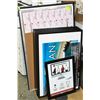 Image 1 : LOT OF ASSORTED PICTURES AND CORK BOARD