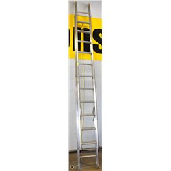 30 FOOT FEATHERLITE EXTENSION LADDER