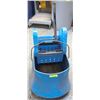 Image 1 : MOP BUCKET WITH WRINGER