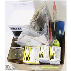 BOX OF ASSORTED LIGHT BULBS AND FLASHLIGHTS