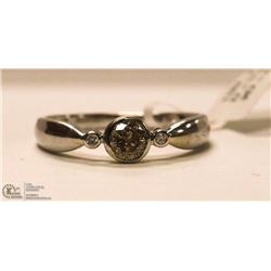 6) 10KT WHITE GOLD RING WITH 3 DIAMONDS