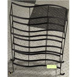 6 BOTTLE WINE RACK.